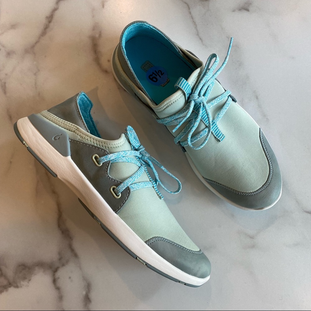 OLUKAI Miki Li Hybrid Casual Lightweight Drop In Heel Pale Moss Green Dolphin